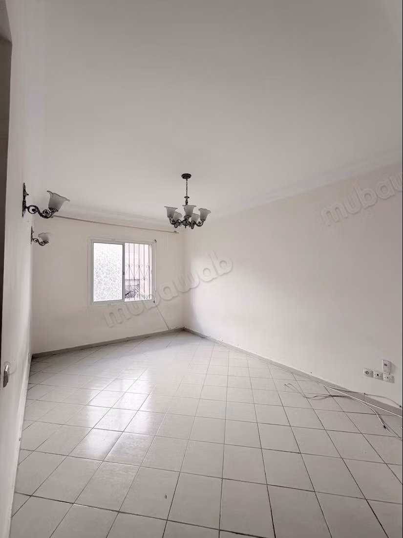 Appartement à vendre – Emplacement idéal — 6