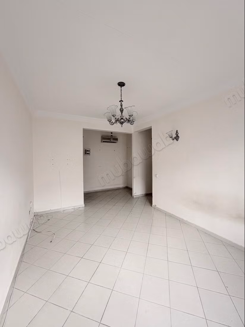 Appartement à vendre – Emplacement idéal — 4