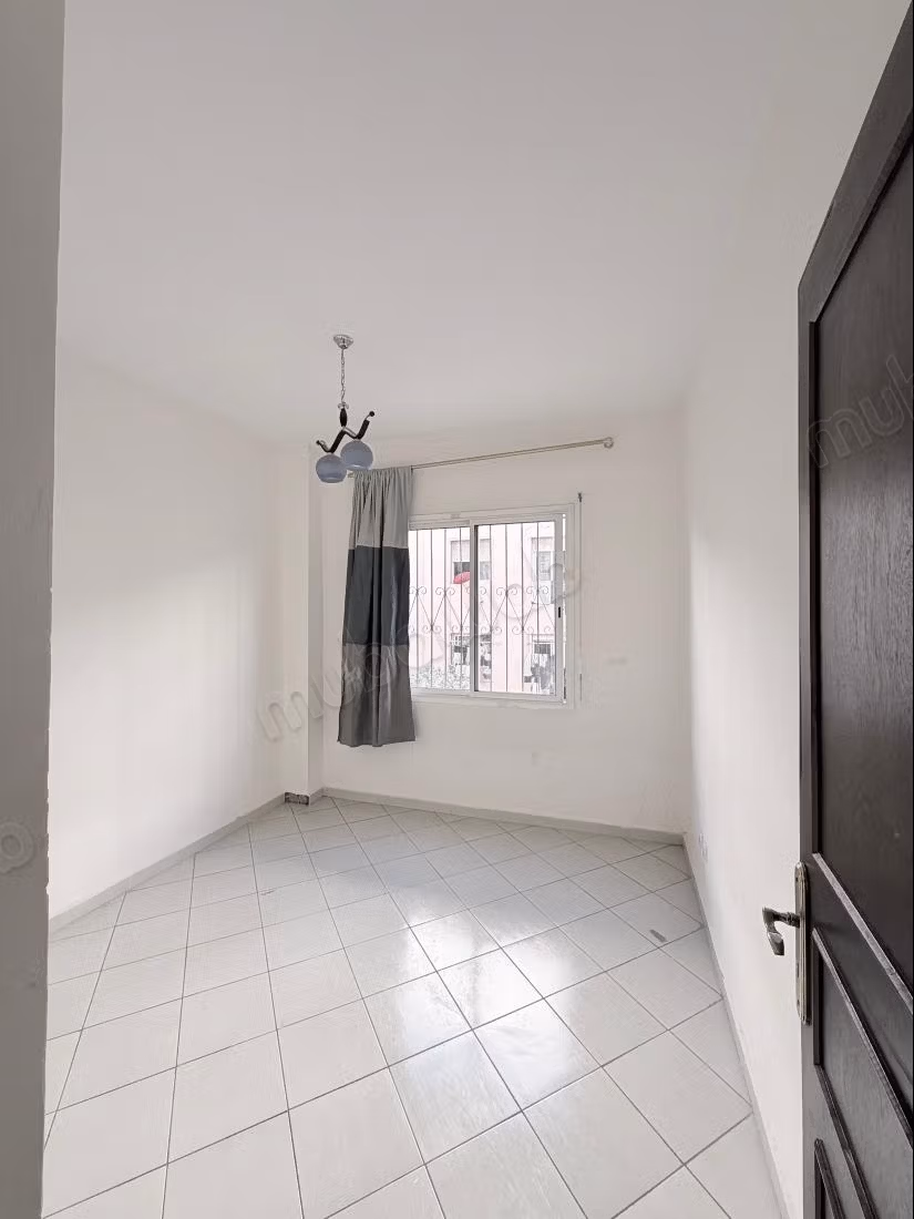 Appartement à vendre – Emplacement idéal — 6