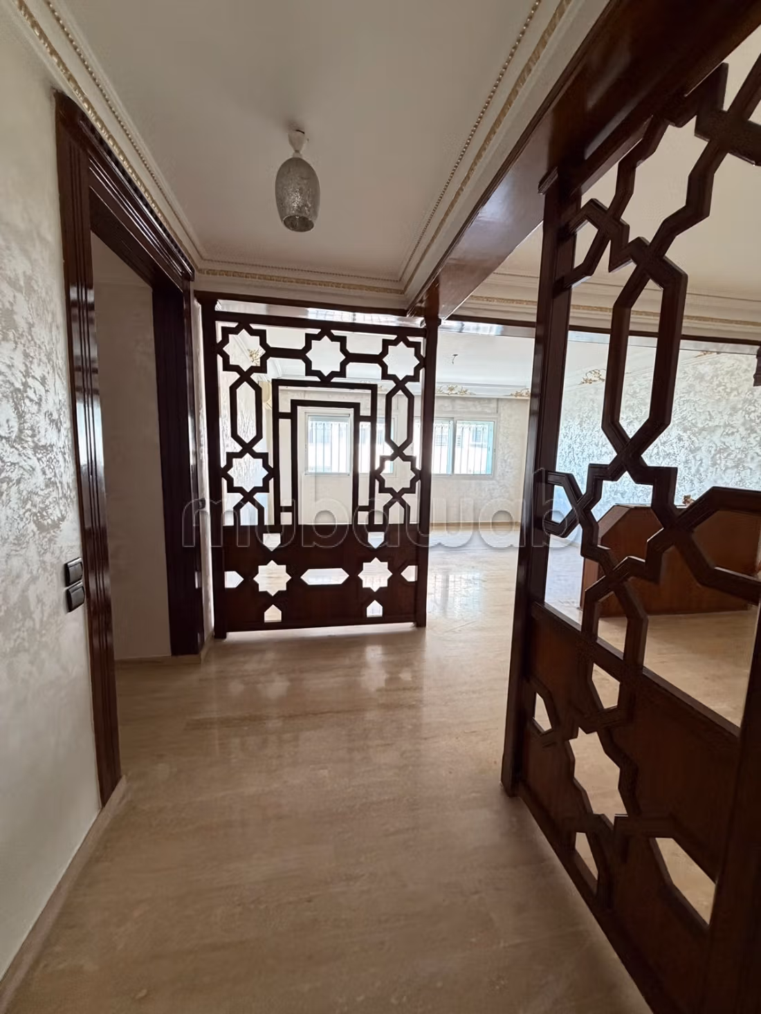 Empty apartment for rent – California / Taddart
