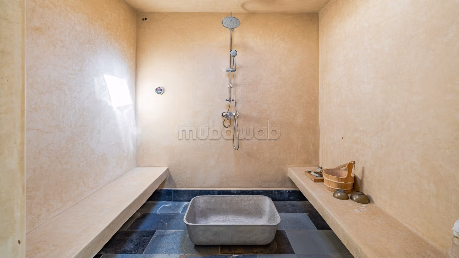 Propiedad sobre 5000m² con SPA