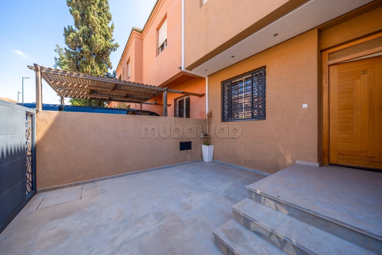 Villa con piscina privada sin vis a vis