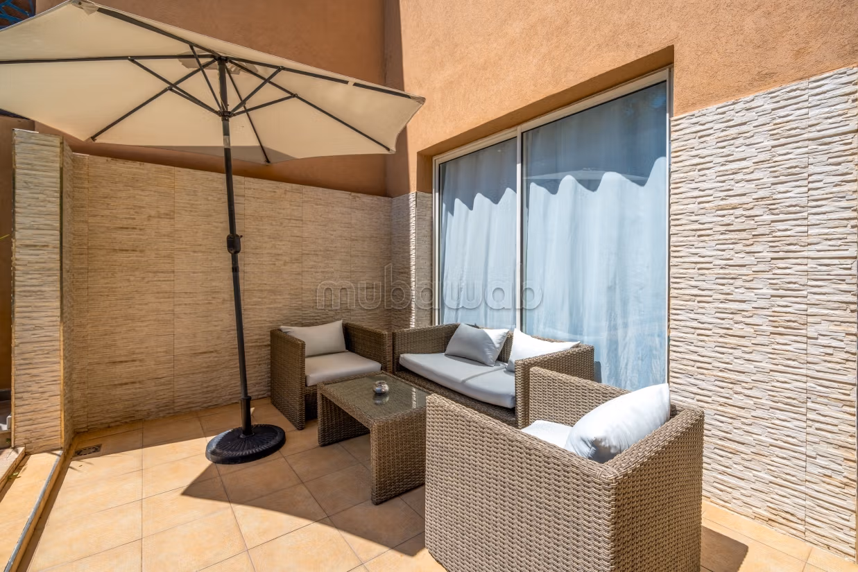 Villa con piscina privada sin vis a vis