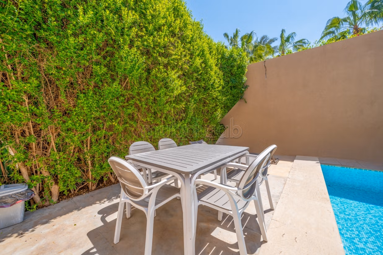 Villa con piscina privada sin vis a vis