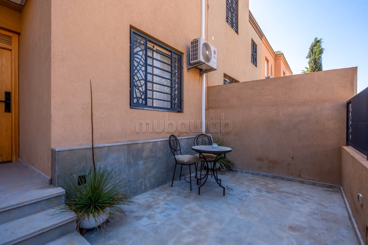 Villa con piscina privada sin vis a vis