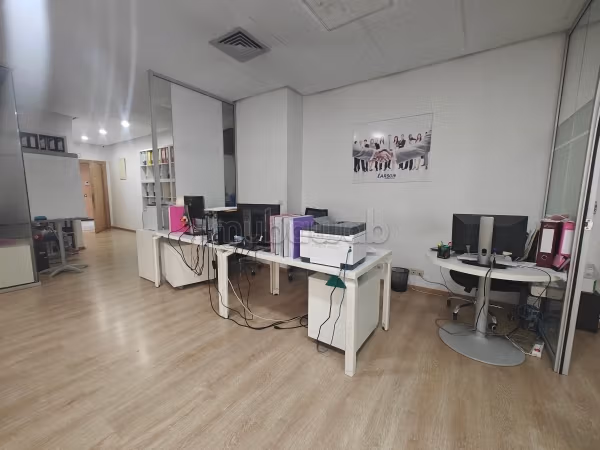 Kantoorplateau van 81 m² te koop
