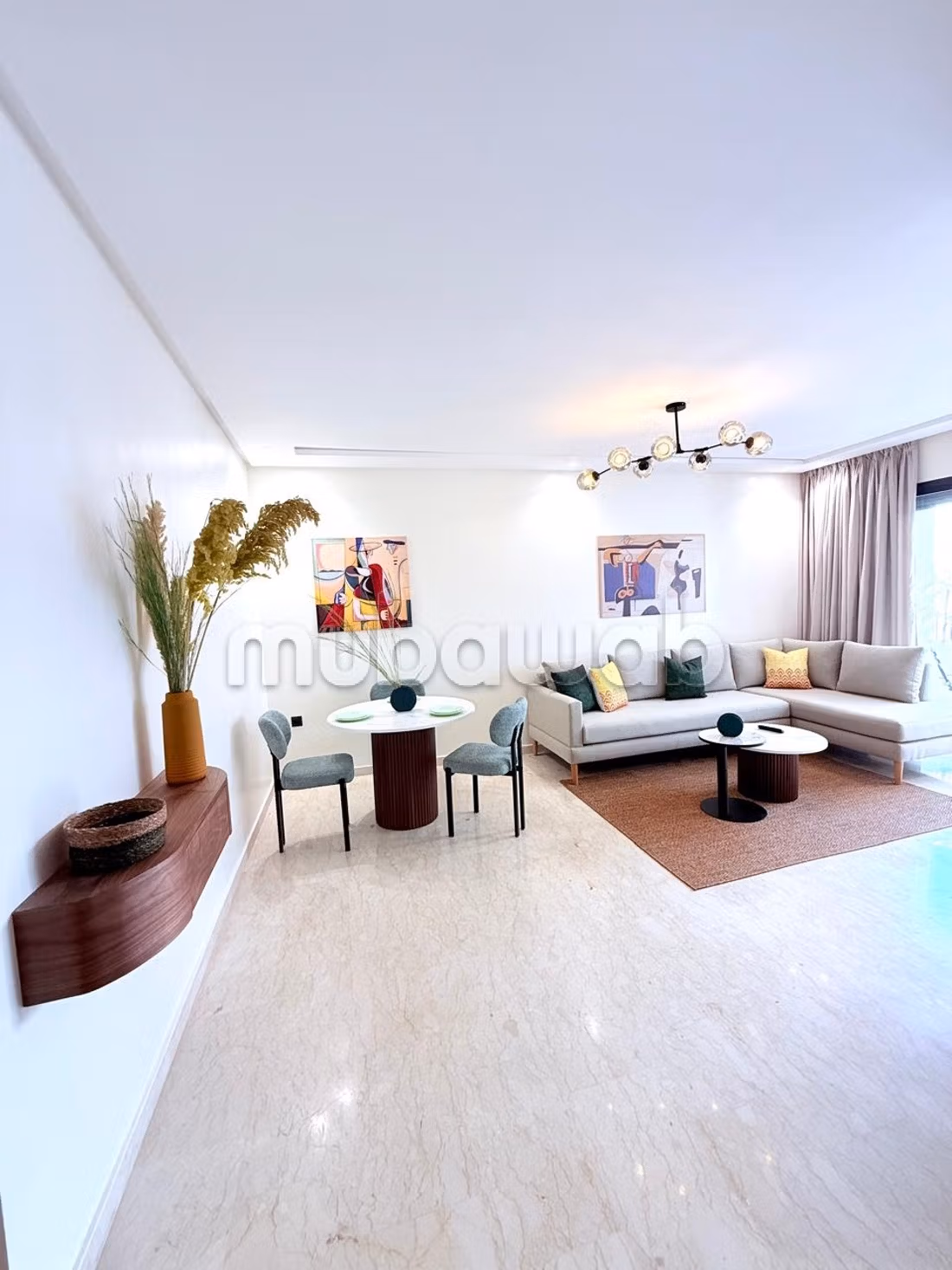 Superbo appartamento arredato in affitto a Bourgogne Ouest. Superficie di 54 m². Terrazza e ascensore