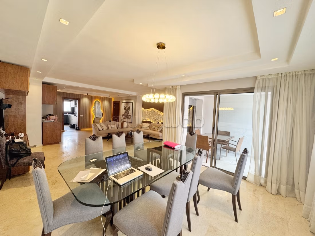 Appartement d’exception VVIP 185 m2
Racine — 5