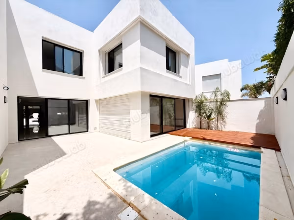 New villa with pool in Gammarth