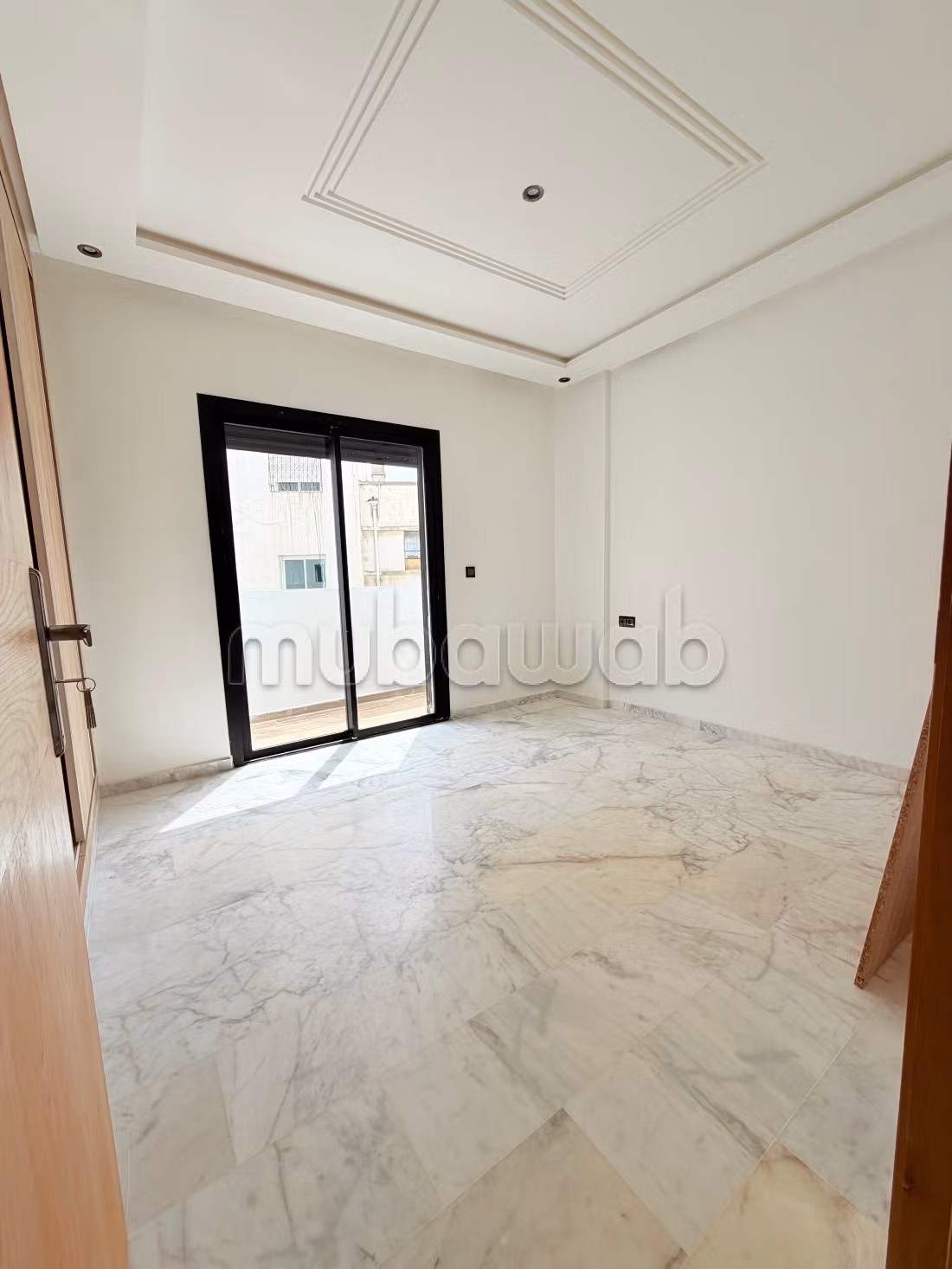 Appartement à louer à Belvédère. 1 chambre. Prestation de conciergerie, air conditionné — 4