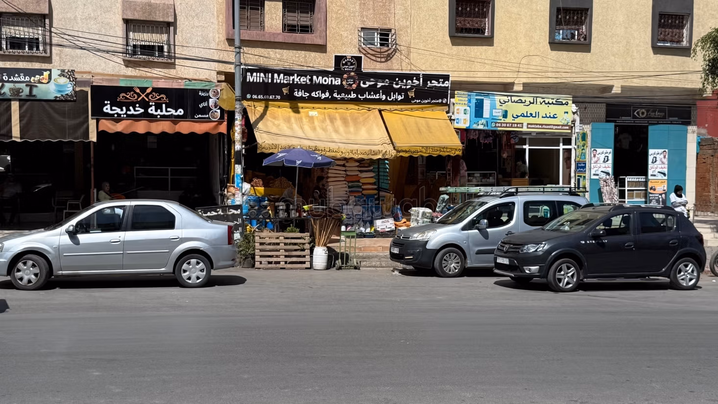 Commerciële ruimte te koop in El Hadadda. Oppervlakte 82 m²