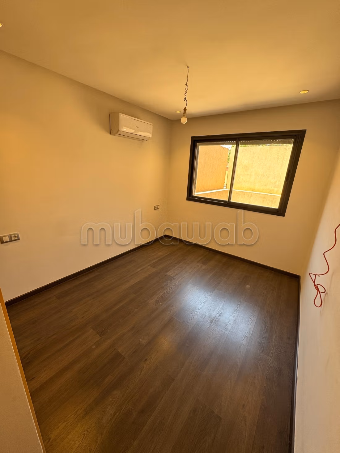 A very beautiful empty duplex Victor Hugo
