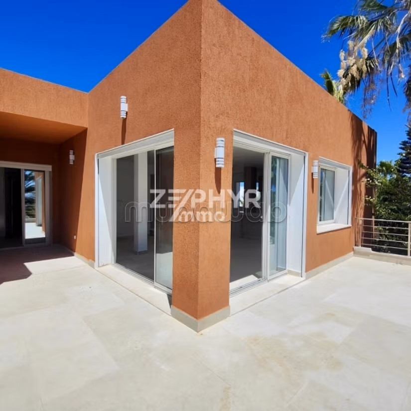 A louer appartement S2 Vide 220m² à Gammarth