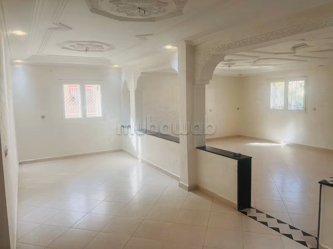 Casa de lujo con locales comerciales Kortoba