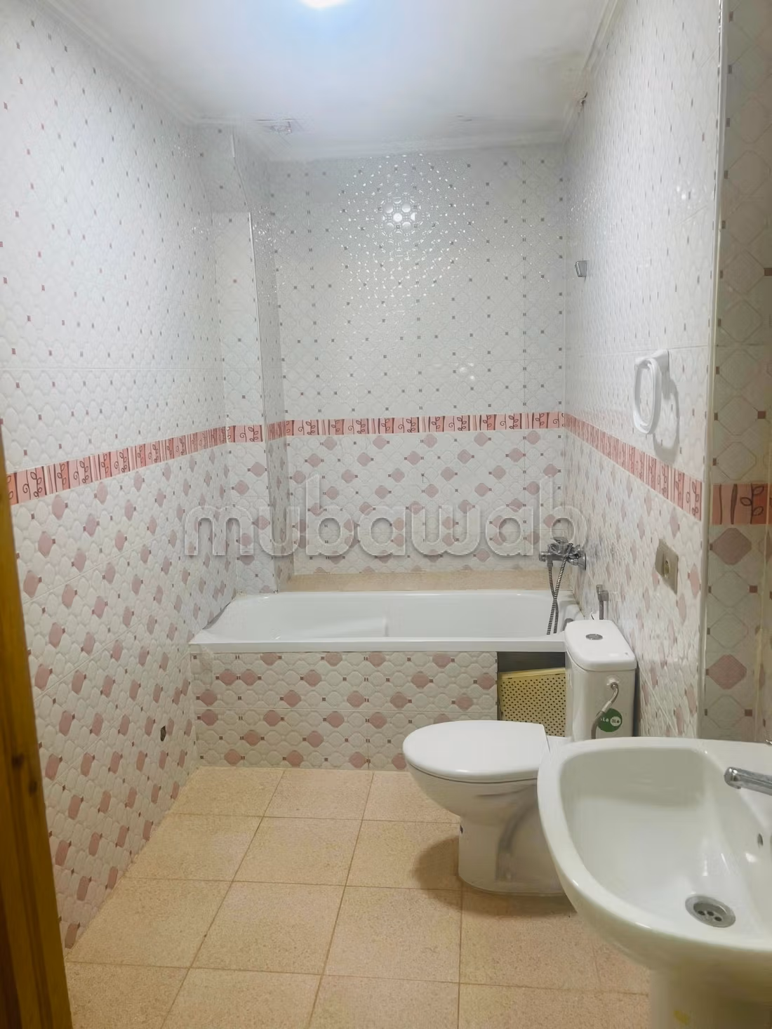 Casa de lujo con locales comerciales Kortoba