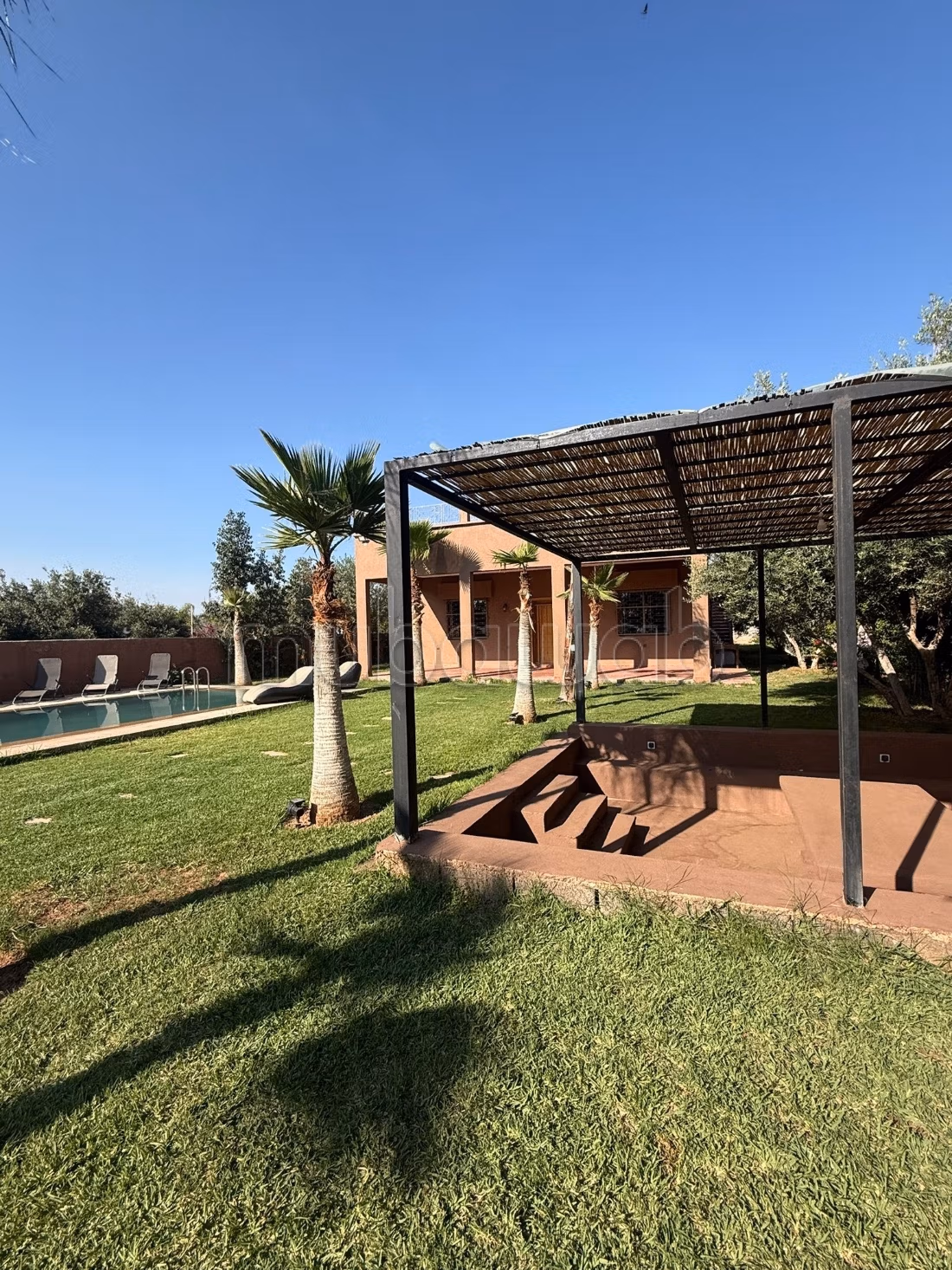 Maison a vendre avec grand jardin et piscine — 3