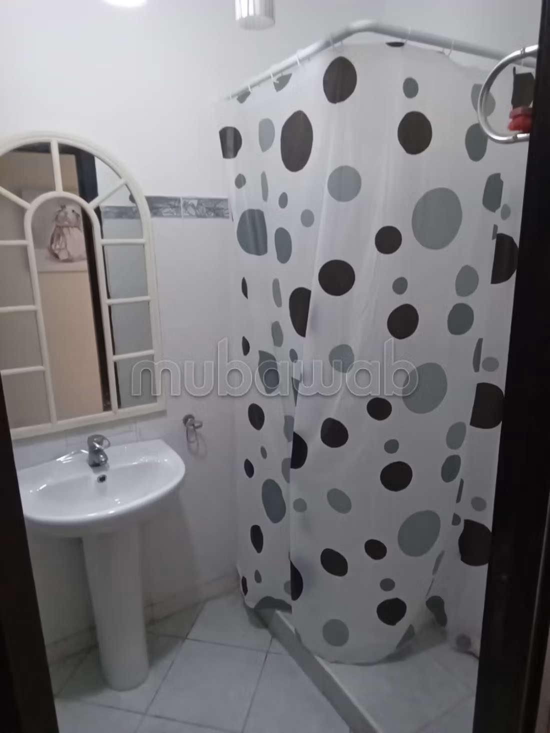 Delizioso appartamento in affitto a Hay Salam. 1 camera. Spogliatoio