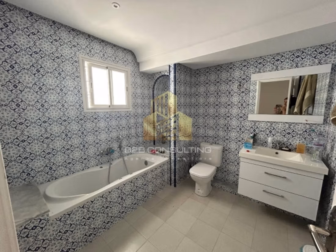 Location étage de villa s 3 a la marsa