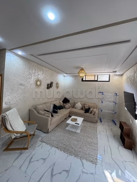 Bel appartement en location sur Avenue Farid Ansari.
Surface totale 85 m².
Meublé