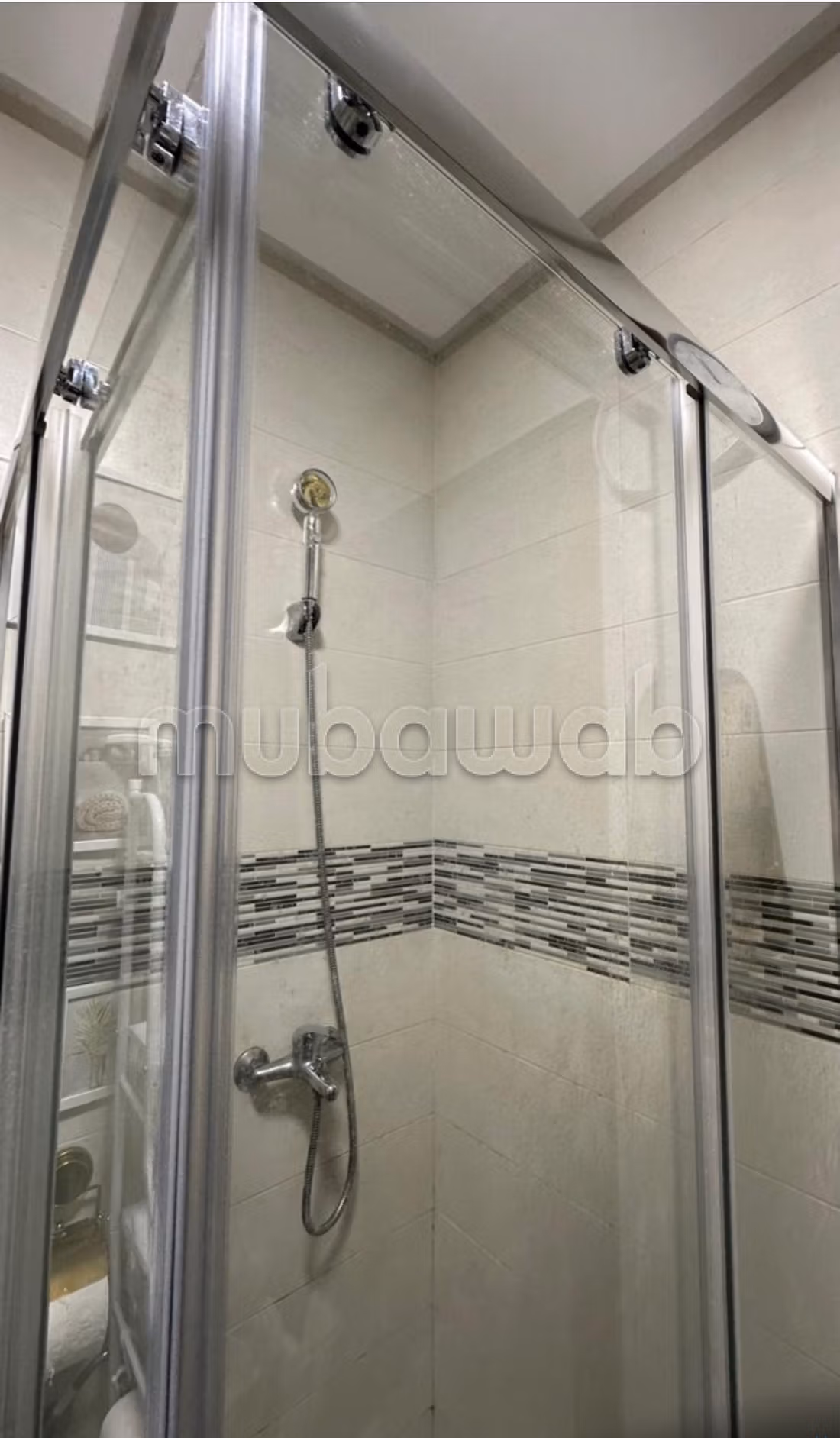 Appartement en vente à Martil. Surface de 64 m². Salon traditionnel et système d'antenne parabolique