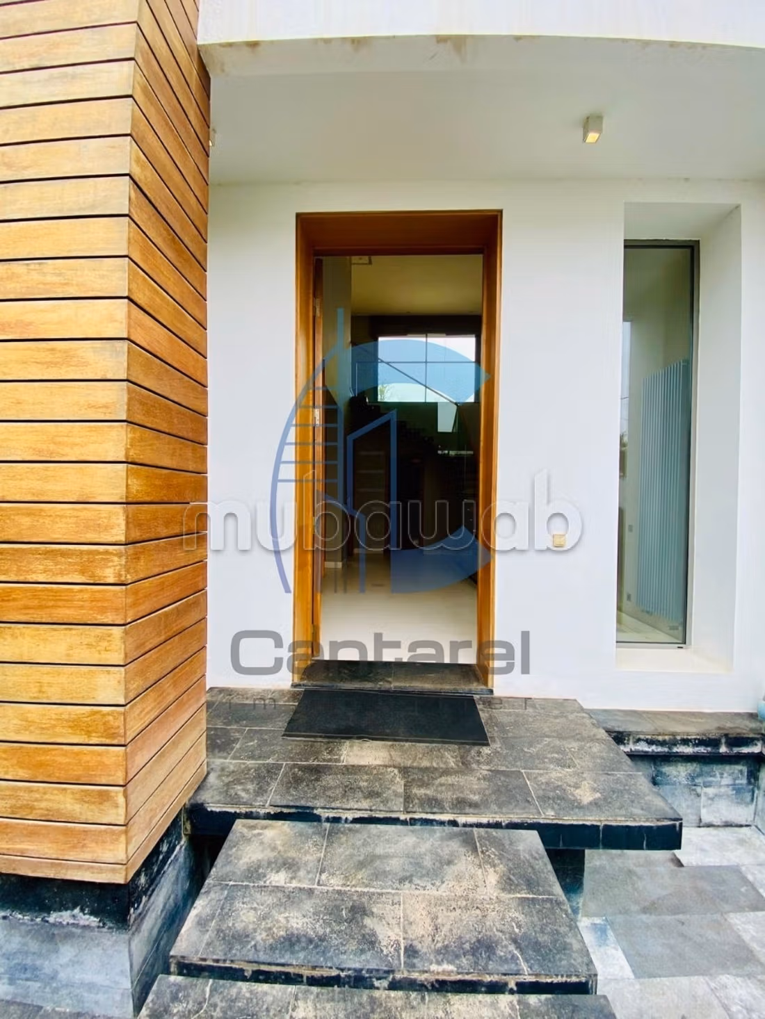Villa de standing à la vente 
Quartier Oasis 
15 000 000 dhs