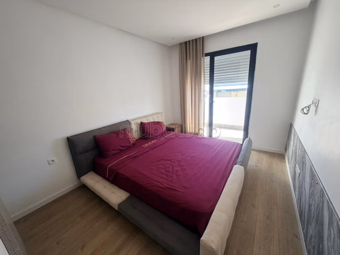 Bel appartement duplex en location ou à la vente à Triangle d'Or. 
2 chambres. 
Meublé — 5