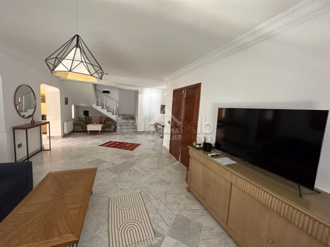 In affitto un duplex arredato con piscina a La Marsa