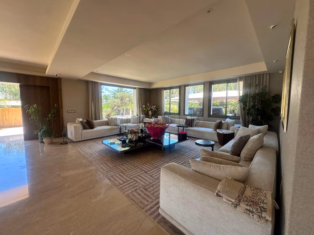 Magnifica Villa Arredata di Prestigio in Affitto - Souissi, Rabat
