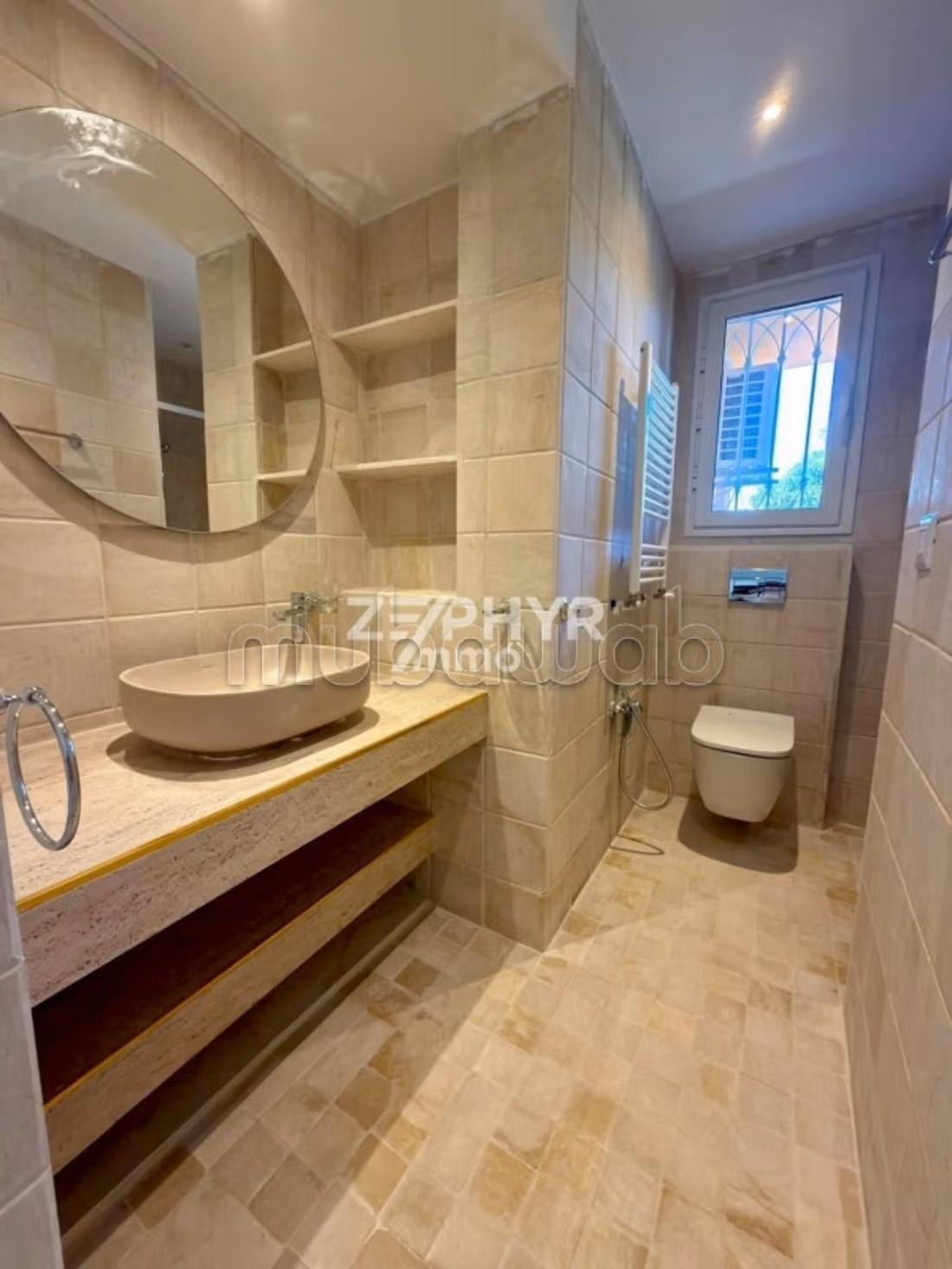 A louer appartement S2 vide 245m² à Gammarth