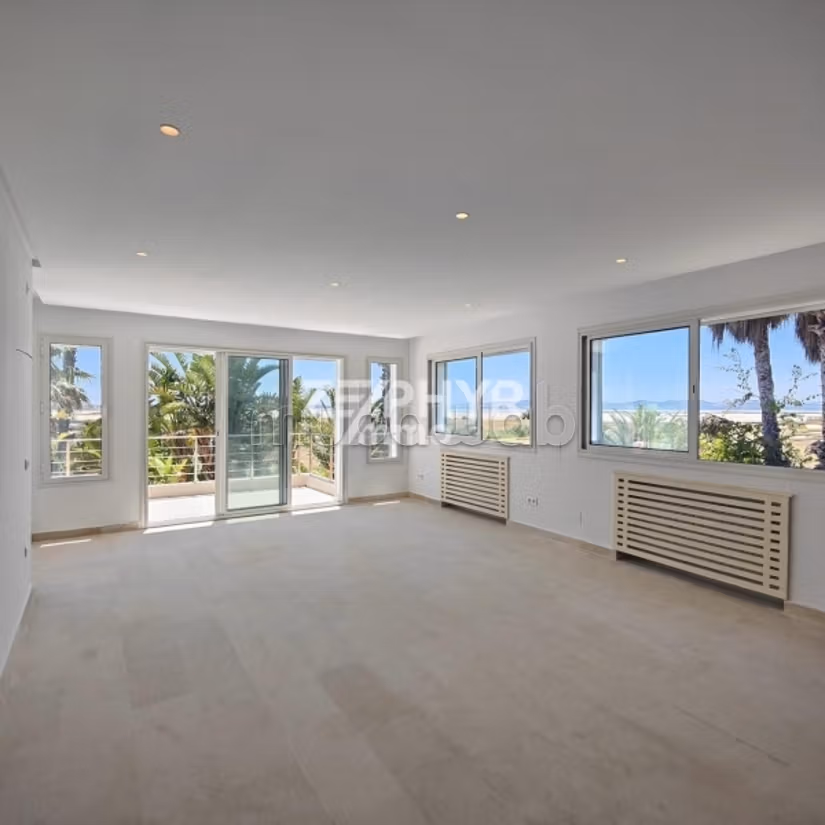 A louer appartement S2 vide 245m² à Gammarth