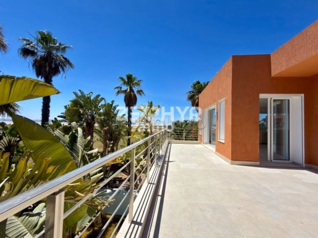 A louer appartement S2 vide 245m² à Gammarth