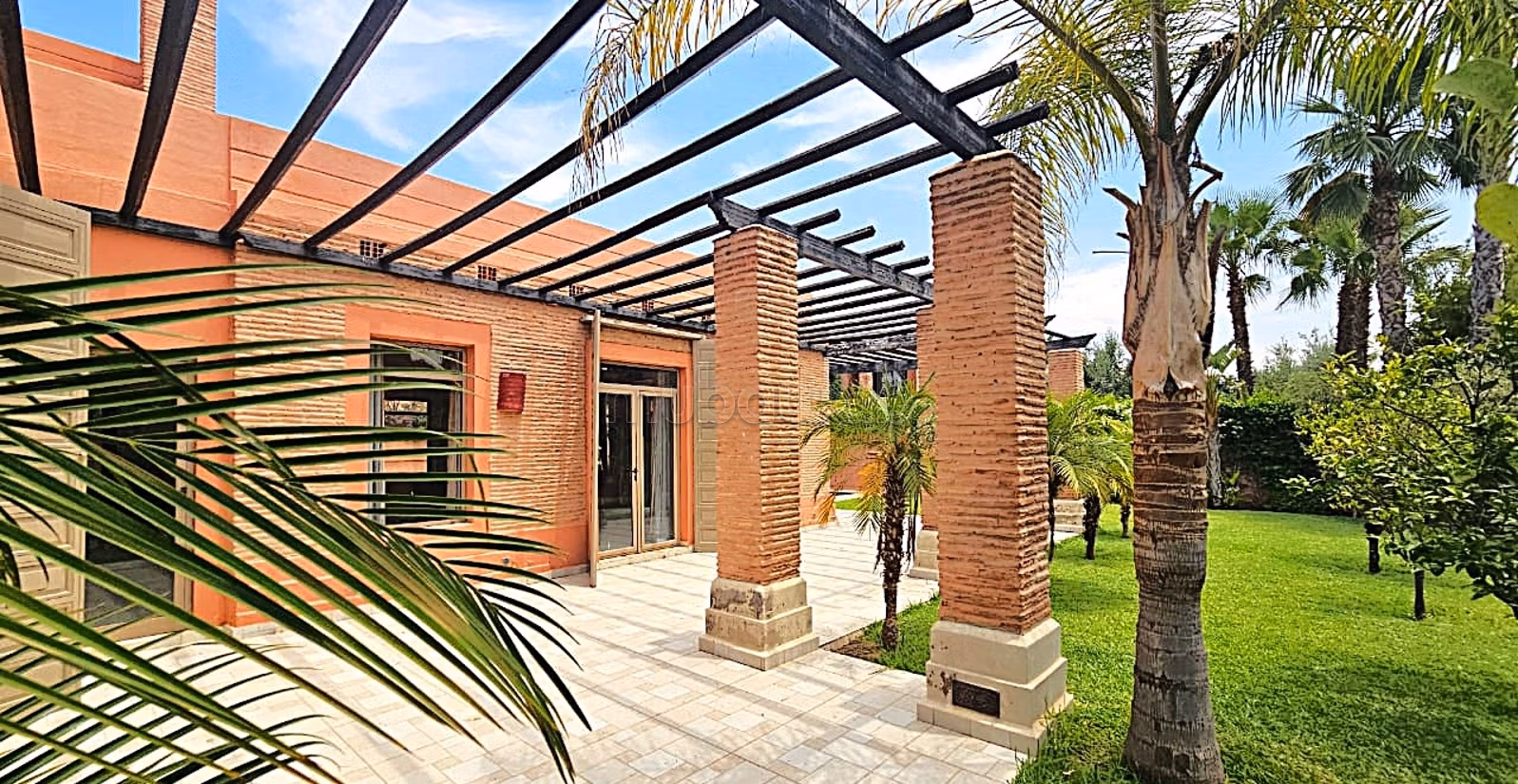 Moderne villa te koop in Golf Amelkis