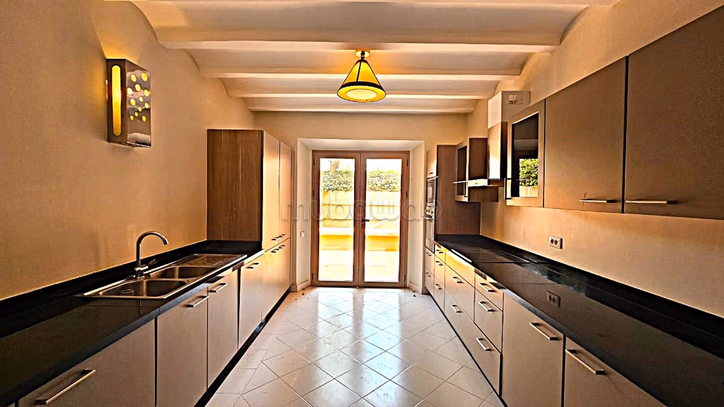 Moderne villa te koop in Golf Amelkis