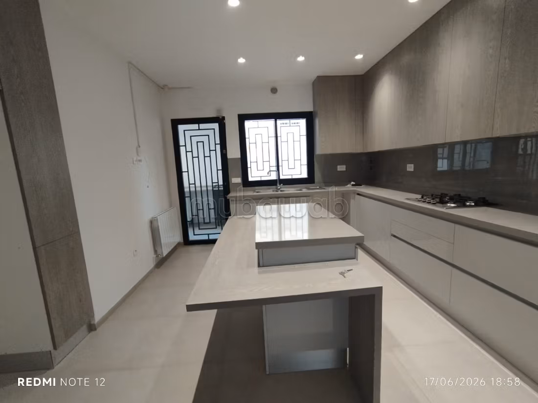 New villa with pool in Carthage