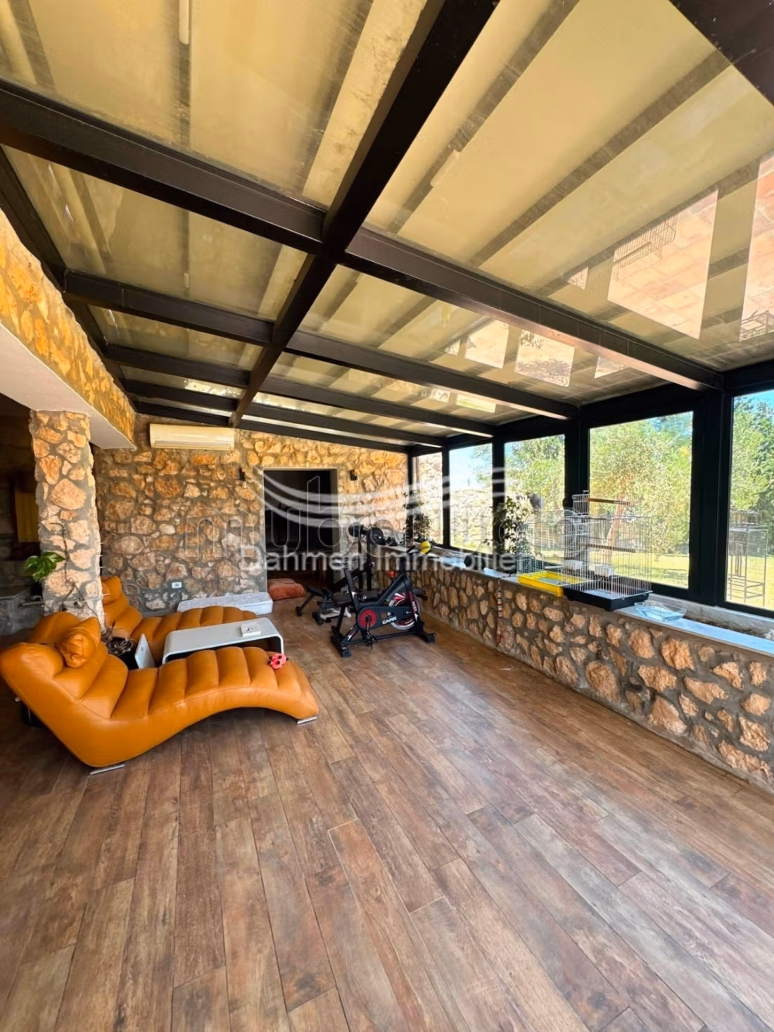 Annual Location - Detached Villa
