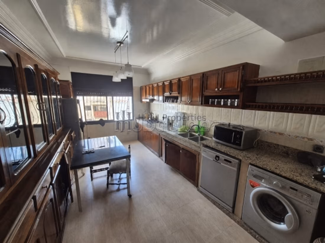 T4 meuble de 140m² 
3 chambres