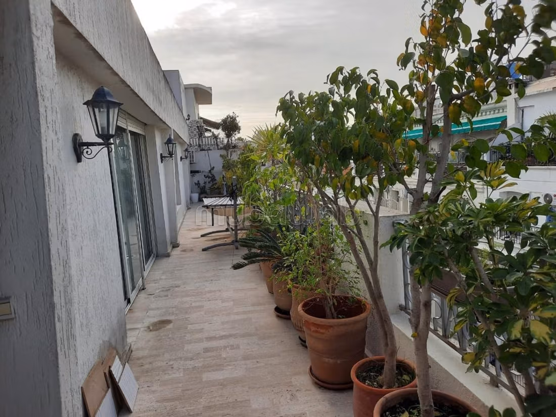 Appartement a vendre triangle d'or 
3 chambres