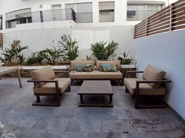 Rental offer for furnished T2 with terrace