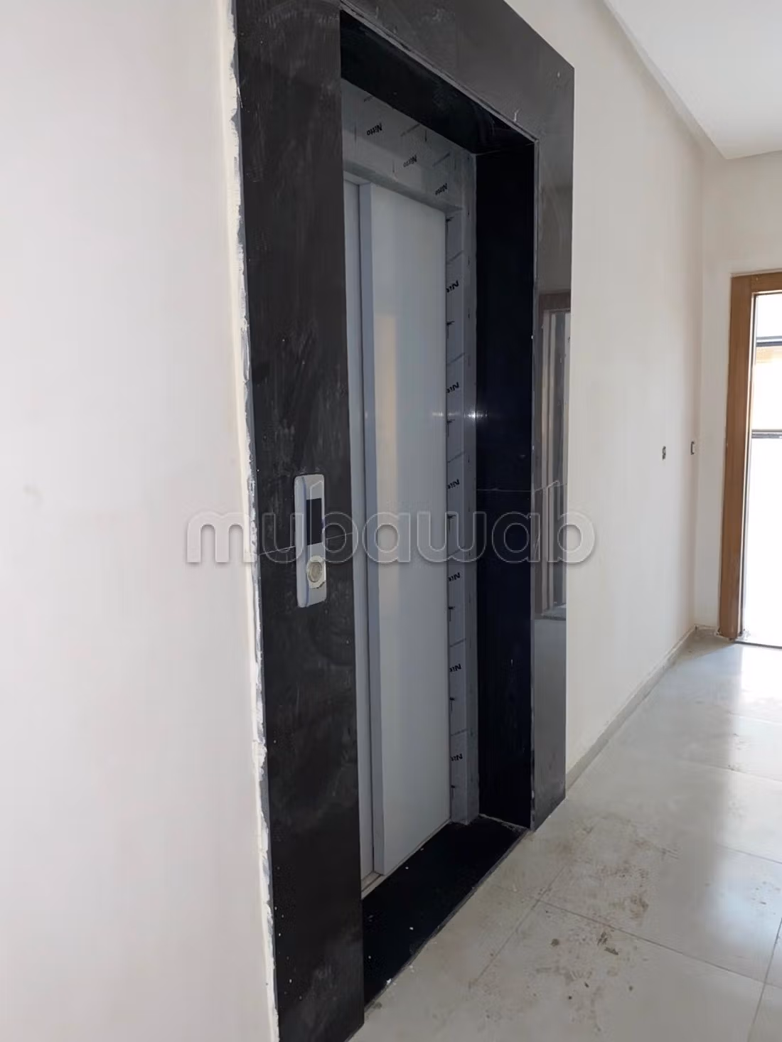 Rental office for studio Hiba Ahl Al-Ghulam. Area 66 m². Elevator available