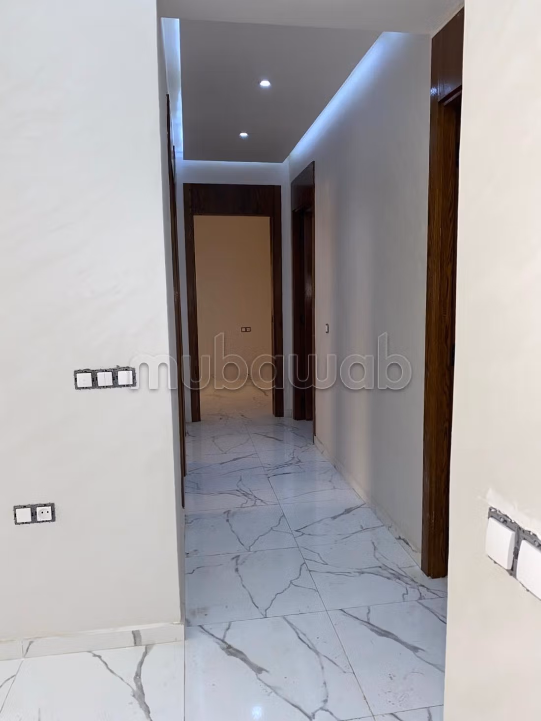 Rental office for studio Hiba Ahl Al-Ghulam. Area 66 m². Elevator available