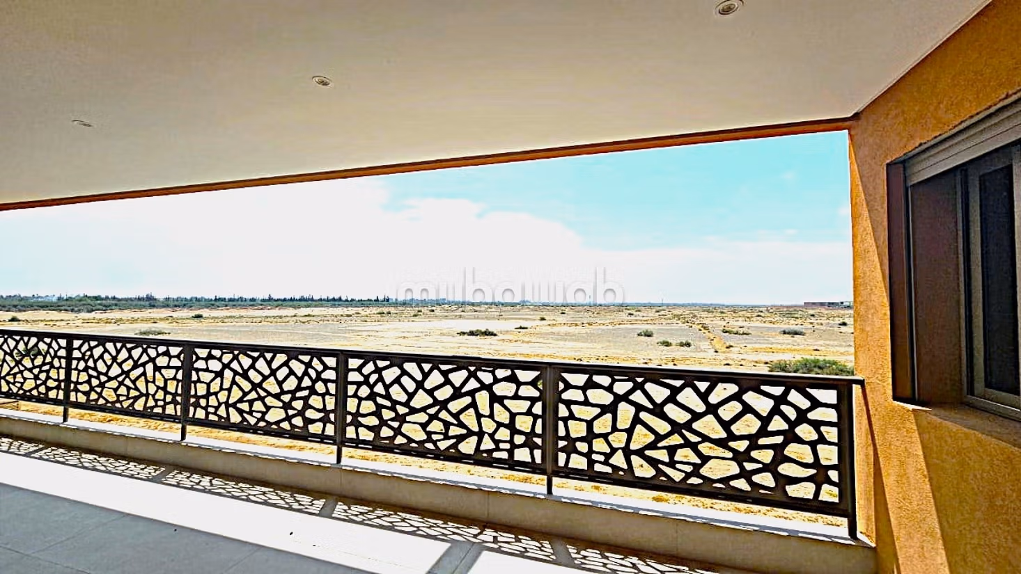 Bella villa moderna en venta en el golf Amelkis