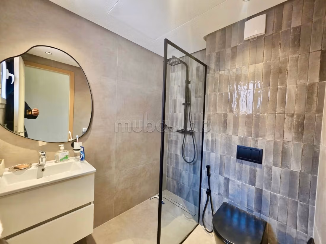 Magnifique appartement à l'achat à Agdal boulevard M6.
Surface de 98 m².
Piscine, climatisation — 5