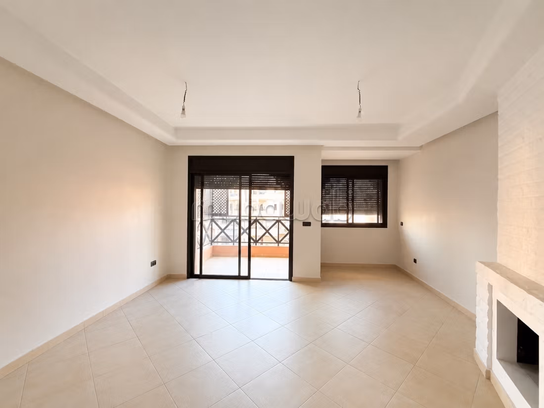 Magnifique appartement à louer non meublé à Amerchich.
Superficie 85 m².
Tout confort avec cheminée et climatisation