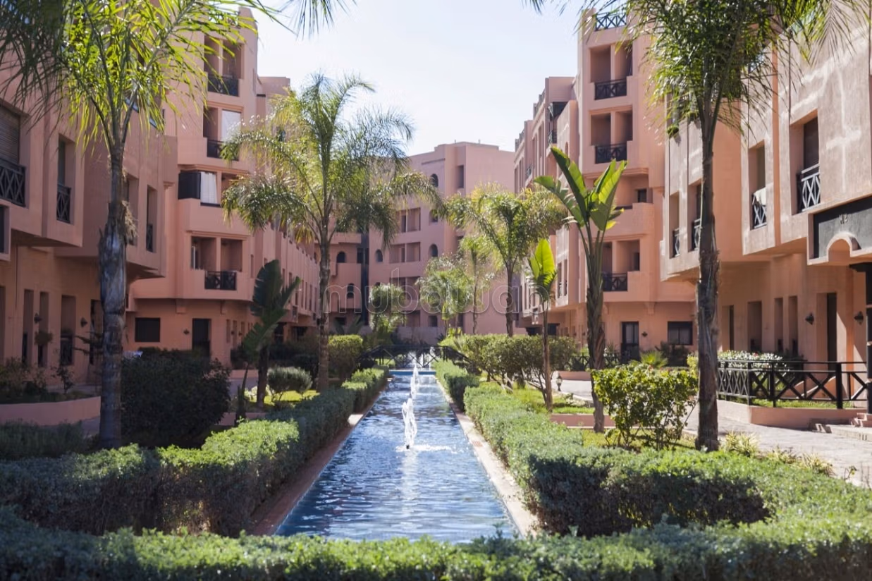 Magnifique appartement à louer non meublé à Amerchich.
Superficie 85 m².
Tout confort avec cheminée et climatisation — 6