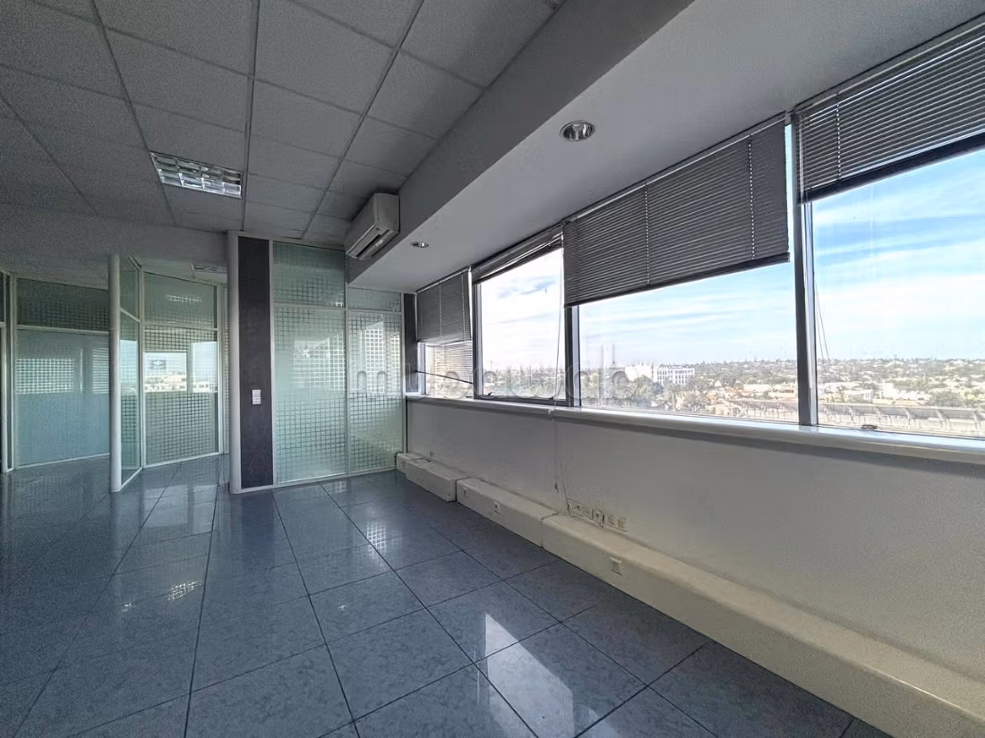 Office plateau angle 181m stunning view