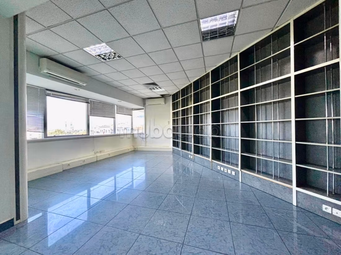 Office plateau angle 181m stunning view