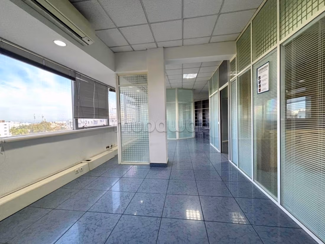 Office plateau angle 181m stunning view