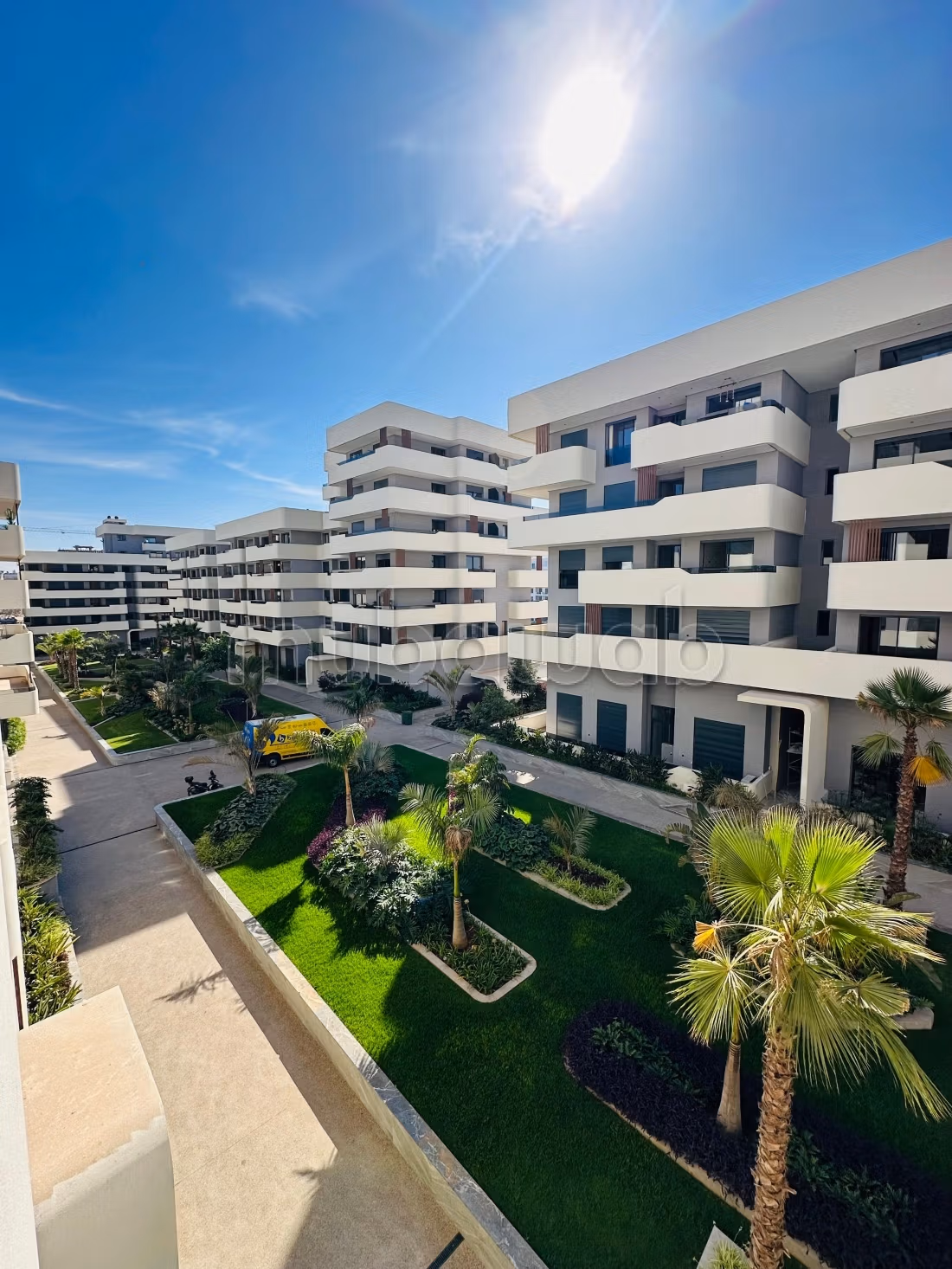 Studio vide a louer avec terrasse 
Californie — 2