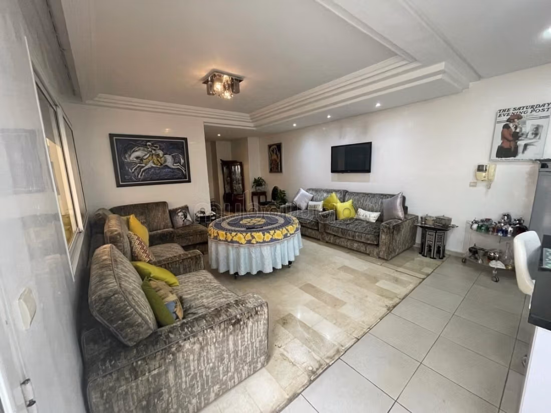 Très bel Aparrtement 260 M2 avec terrasse 
Racine — 3