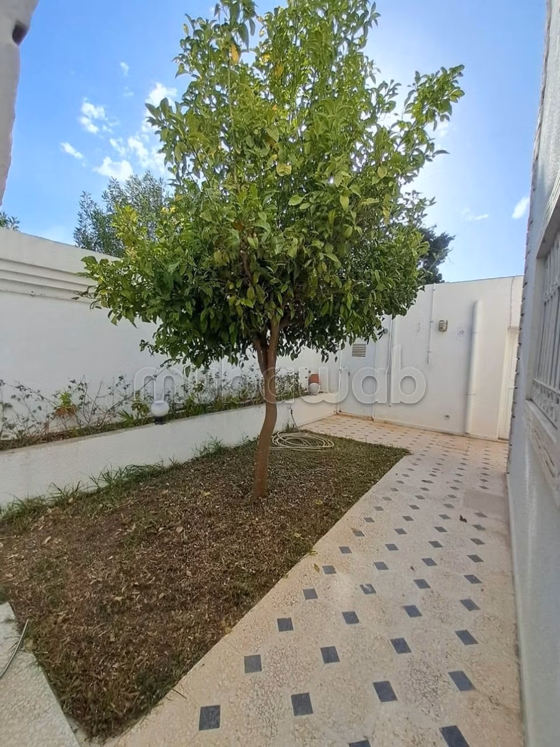 Una magnifica villa con piscina sulla spiaggia di Fatha